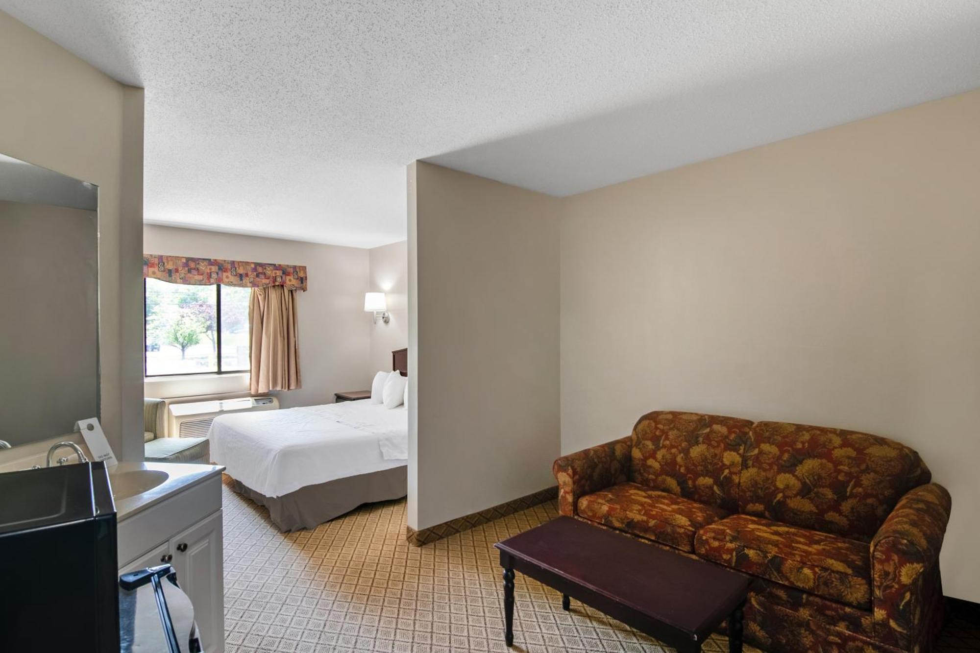 Americas Best Value Inn Torrington, Ct Exterior photo