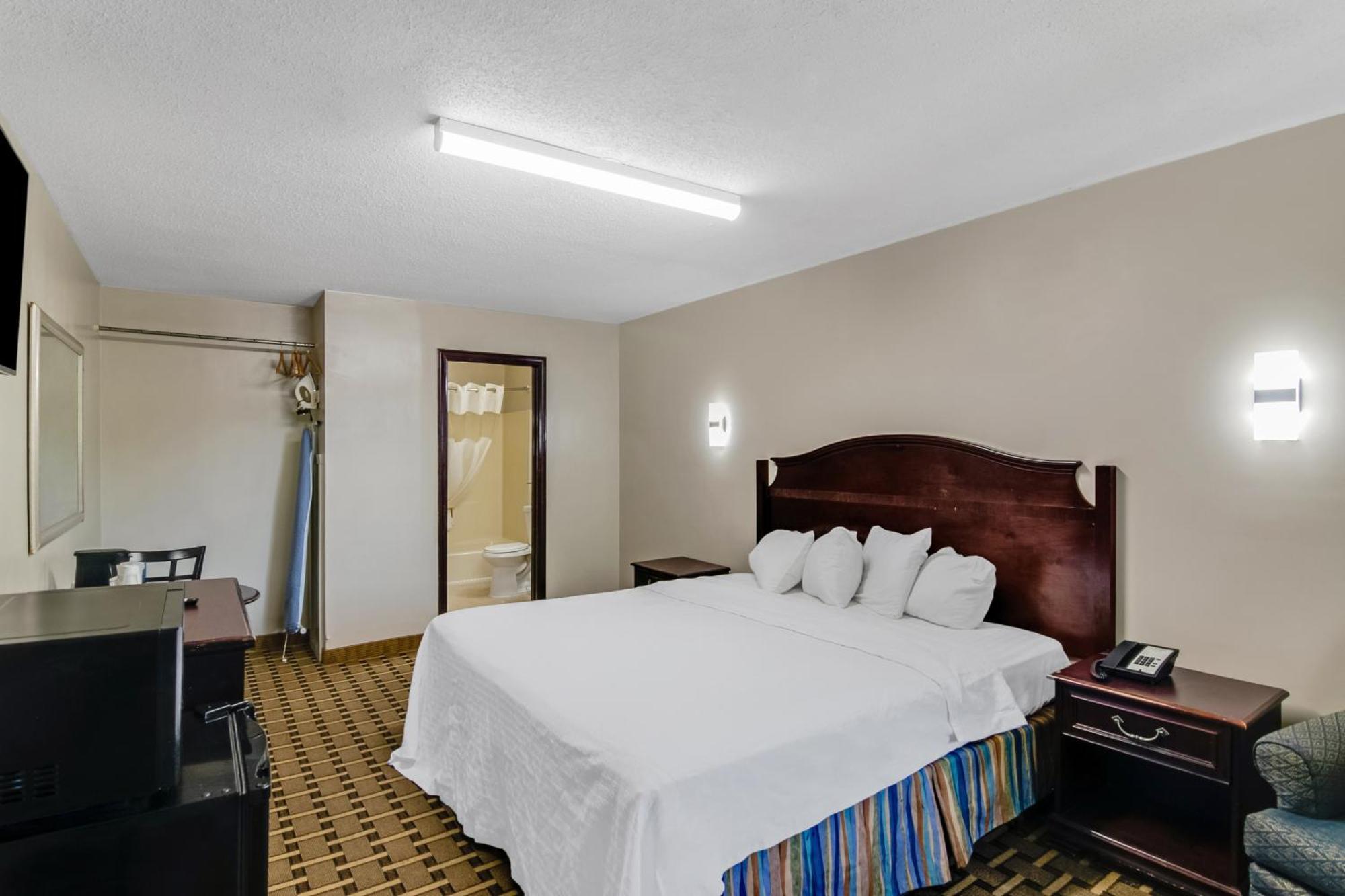 Americas Best Value Inn Torrington, Ct Exterior photo