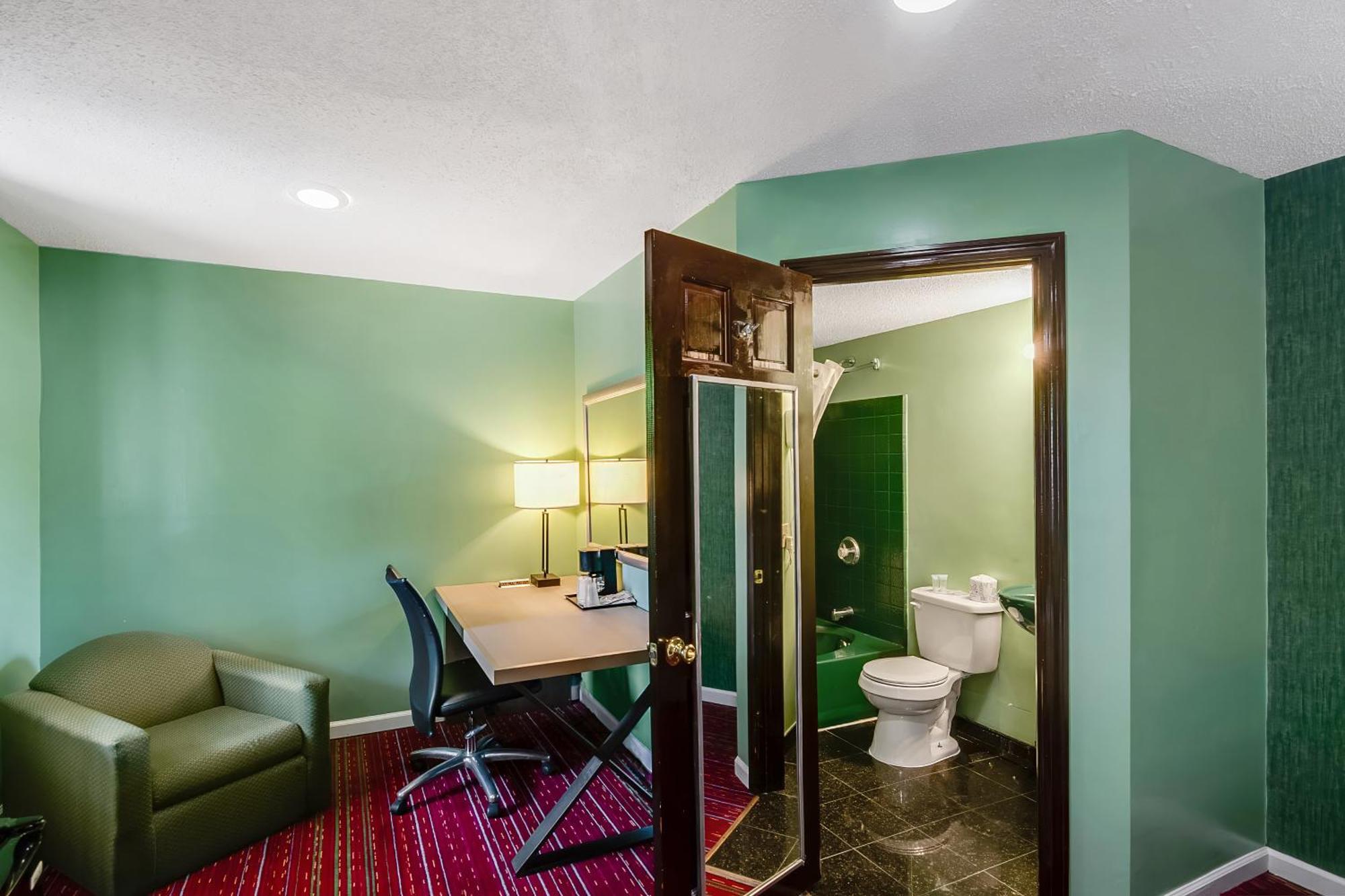 Americas Best Value Inn Torrington, Ct Exterior photo